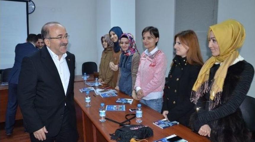 Başkan G&uuml;mr&uuml;k&ccedil;&uuml;oğlu Ak Gen&ccedil;lerle Bir Araya Geldi