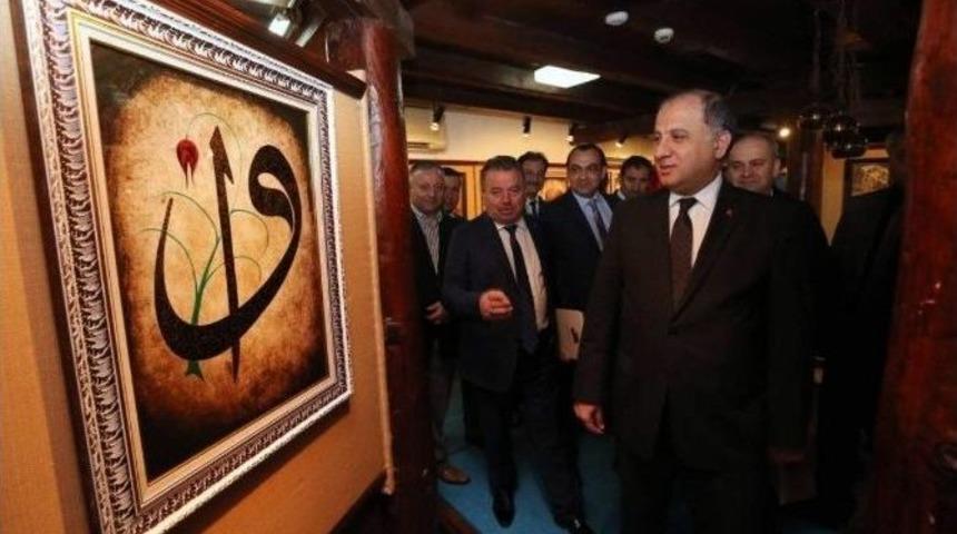 Polis İle G&uuml;venlik&ccedil;i Sergi A&ccedil;tı