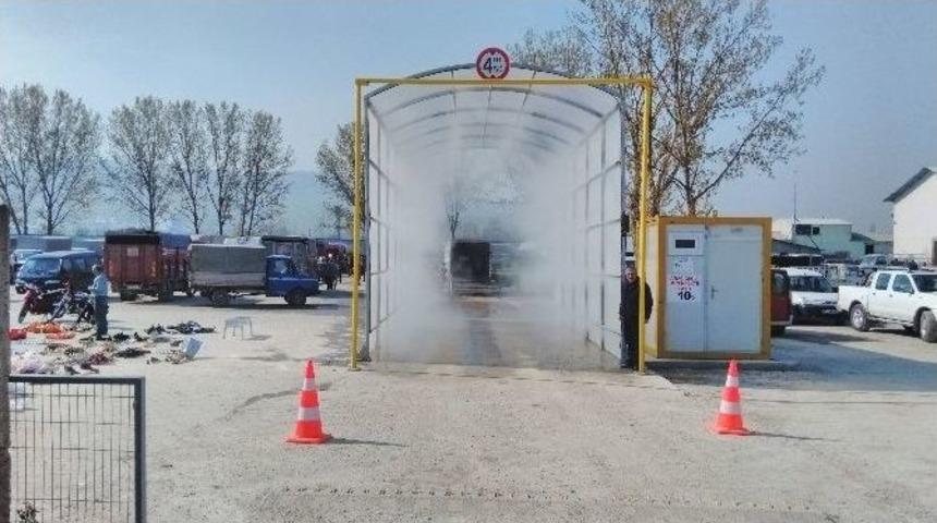 Hayvan Pazarında Ara&ccedil;lar Dezenfekte Ediliyor