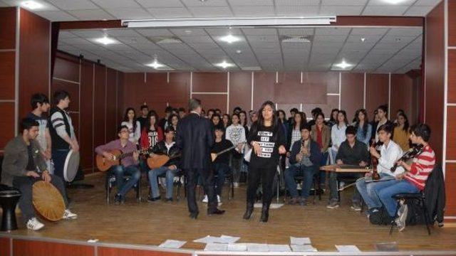 Diyarbakır'da Liselilerden 'dinler Ve Diller' Konseri