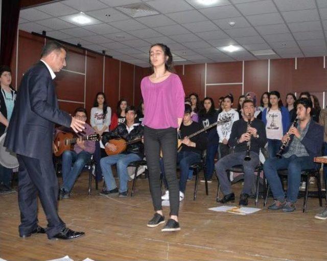 Diyarbakır'da Liselilerden 'dinler Ve Diller' Konseri