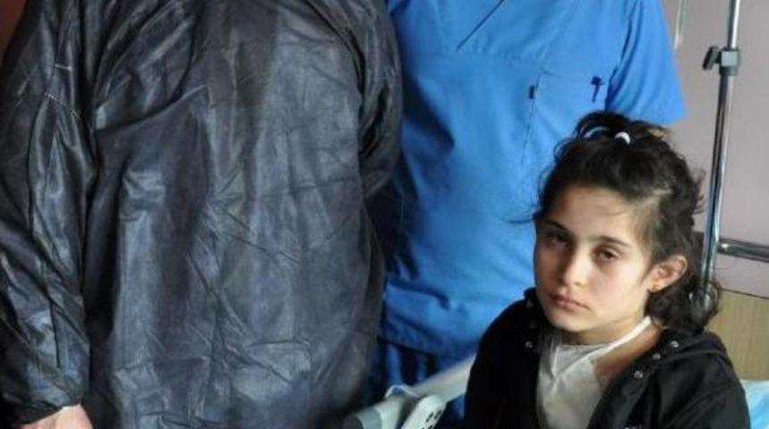 Tutuşan Elbisesine S&uuml;rahideki Suyu D&ouml;kt&uuml;, Hayatı Kurtuldu