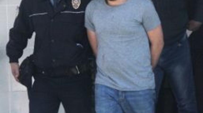 Teyzesini Ve Eniştesini Bı&ccedil;aklayan Avukatın Oğlu, Ruh Sağlığına Sevk Edildi