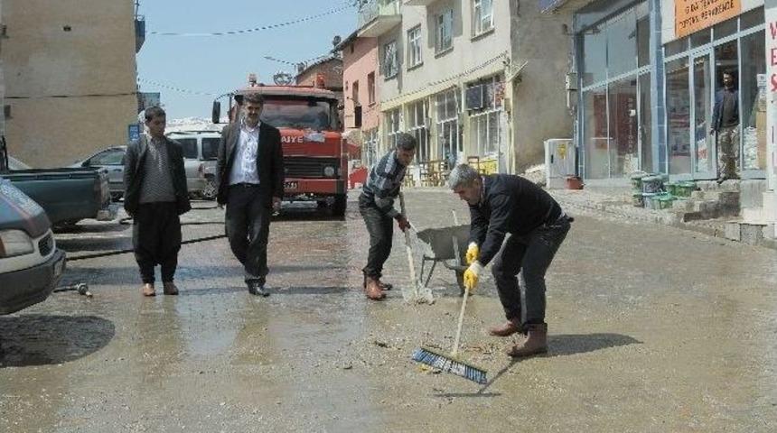 &Ccedil;elikhan Belediyesi&rsquo;nden Bahar Temizliği