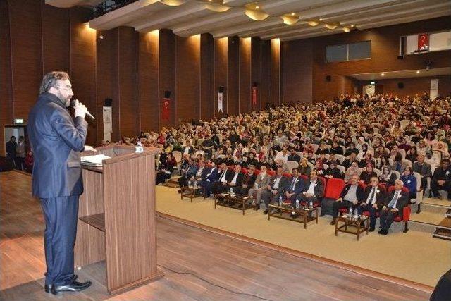 &ldquo;hz. Peygamber İle Birlikte Y&uuml;r&uuml;mek &ldquo; Konulu Konferans 1