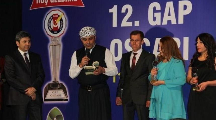 Yavuzaslan Yılın Gazetecisi &Ouml;d&uuml;l&uuml;n&uuml; Aldı