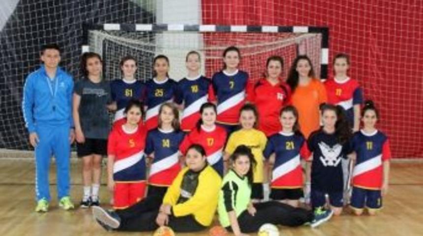 Yalovalı Bayan Hentbolcular B&ouml;lgesel Lige Hazırlanıyor