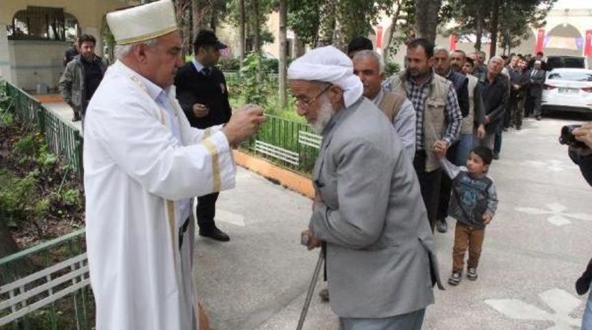 Şanlıurfa&rsquo;Da Sakal-I Şerif Ziyarete A&ccedil;ıldı