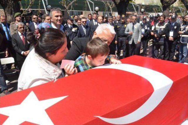 17 Yıllık Polis Memuru Kalp Krizinden &Ouml;ld&uuml; (2) 1