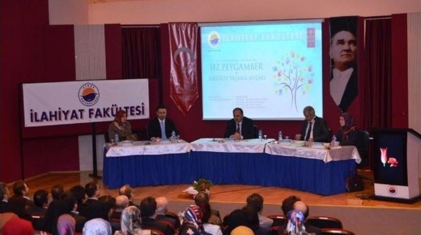 &Uuml;niversitede Kutlu Doğum Haftası Etkinliği