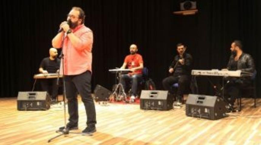 Kamp&uuml;ste Kutlu Doğum Coşkusu