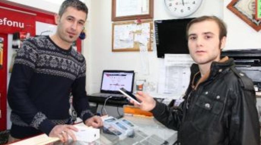 Askere Telefon Serbestliği Telefoncuları Sevindirdi