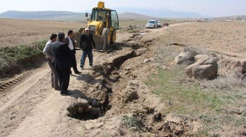 &Ccedil;omaklı Mahallesinde Su Gideri &Ccedil;alışması