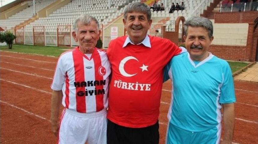 Ş&ouml;hretler 23 Nisan&rsquo;da Sahaya İniyor