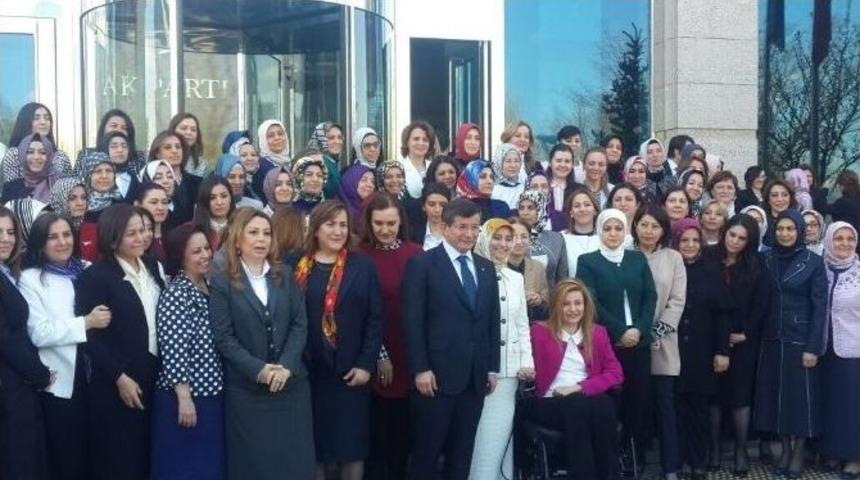 Trabzon&rsquo;un Kadın Milletvekili Adayı Ayşe Sula K&ouml;seoğlu Başbakan Ahmet Davutoğlu Ve Eşi Sare Davutoğlu İle Bir Araya Geldi