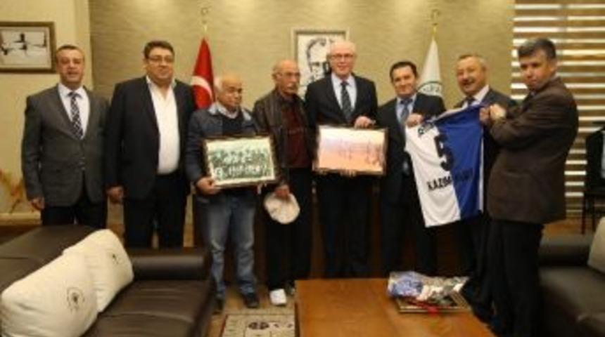 Başkan Kazım Kurt&rsquo;a Nostaljik Hediye