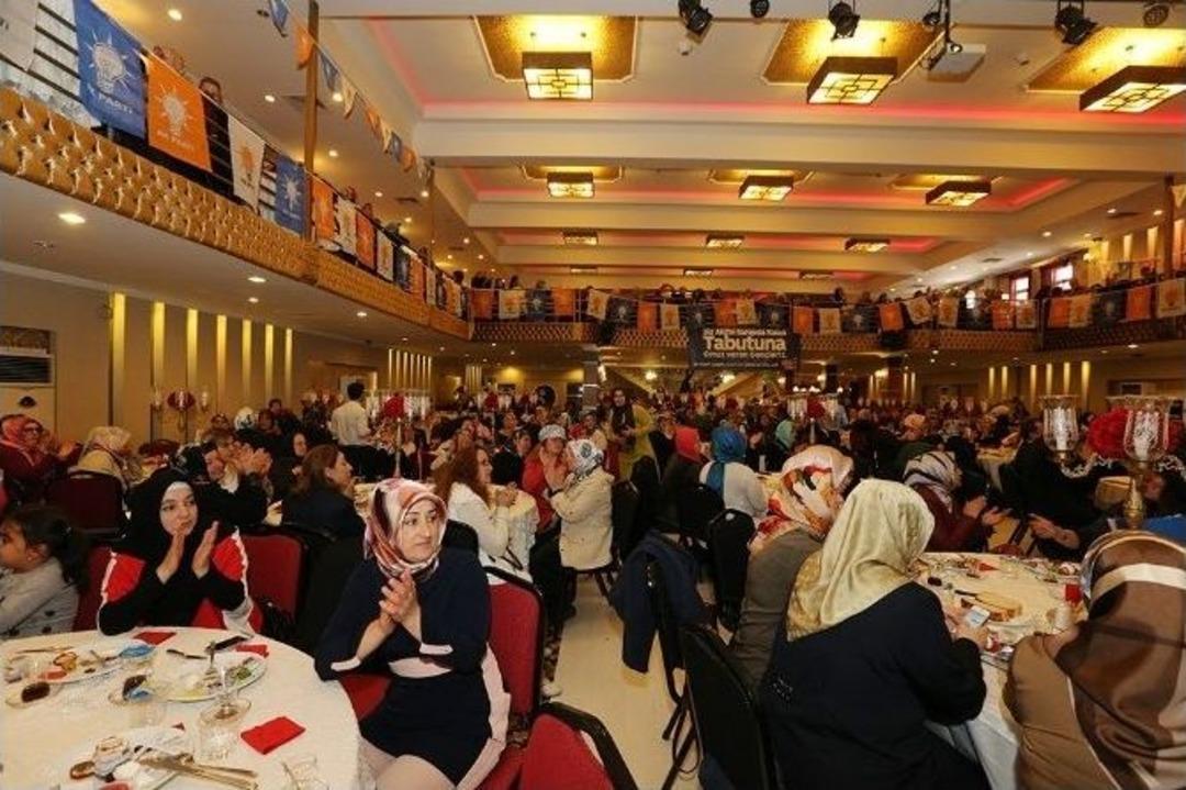 Adapazarı İl&ccedil;e Kadın Kolları Milletvekili Adayları Tanıtım Toplantısı Ger&ccedil;ekleşti