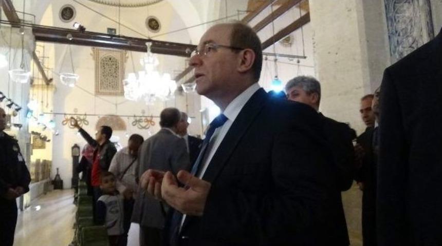 İ&ccedil;işleri Bakanı &Ouml;zt&uuml;rk, Mevlana T&uuml;rbesi&rsquo;ni Ziyaret Etti