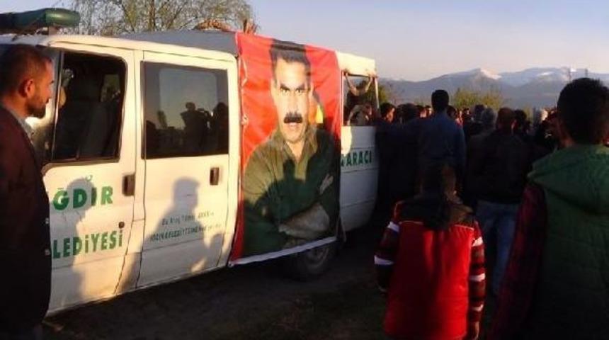 Diyadin'deki &Ccedil;atışmada &Ouml;len Pkk'lı, Iğdır'da Toprağa Verilirken Olaylar &Ccedil;ıktı