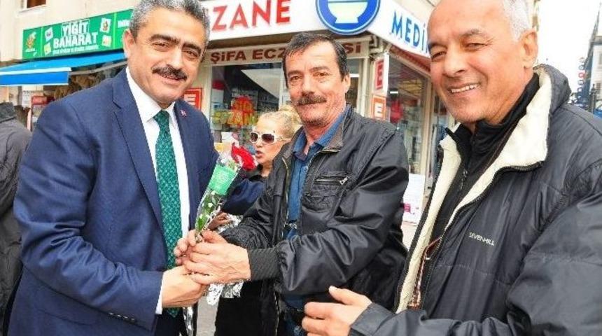 Başkan Alıcık, Kutlu Doğum Haftasında G&uuml;l Dağıttı