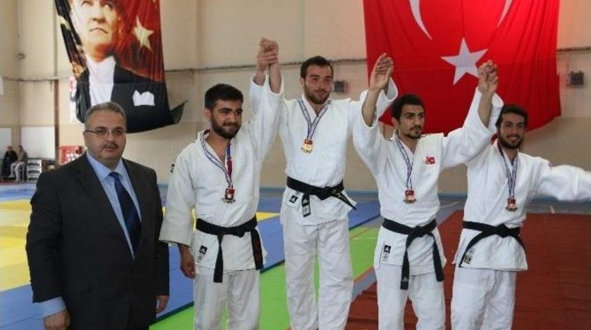 &Uuml;niversiteler Arası T&uuml;rkiye Judo Şampiyonası Başladı