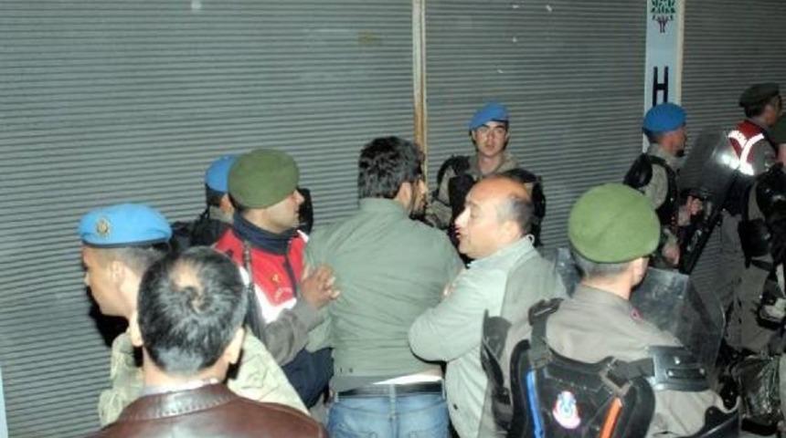 Serik'te Hdp Tabelası Gerginliği (5)