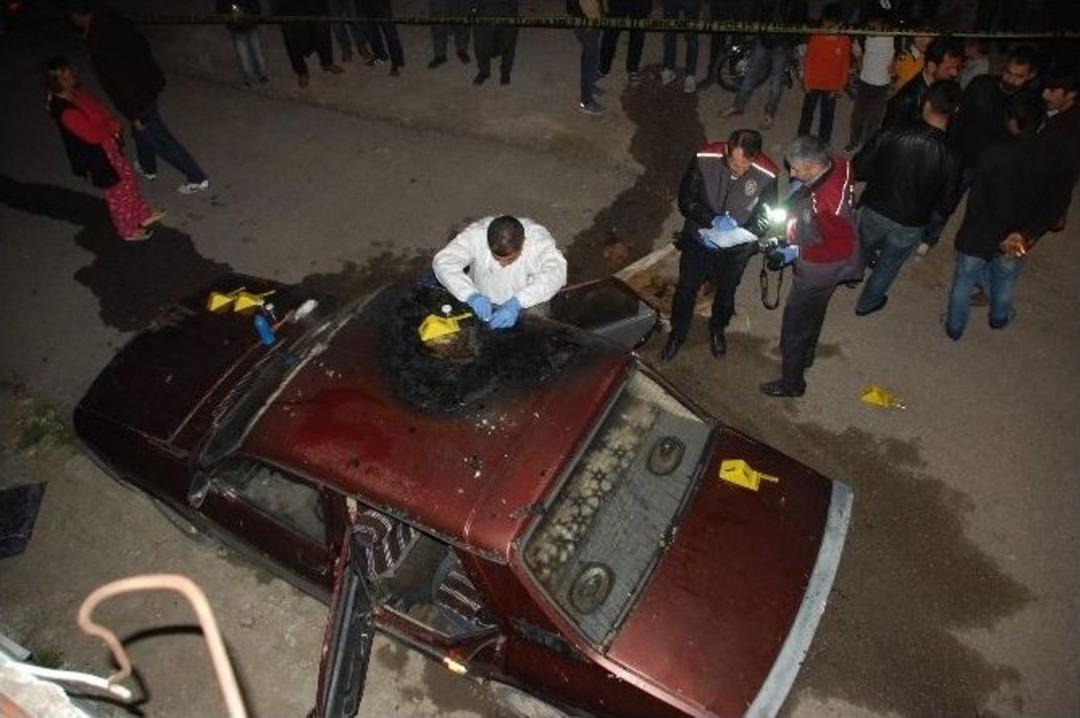 Park Halindeki Otomobil, Benzin D&ouml;k&uuml;lerek Kundaklandı