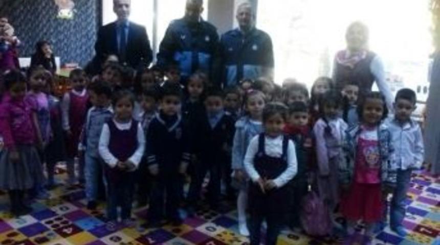 Nezaket Okulu &Ouml;ğrencileri Meslekleri &Ouml;ğreniyor