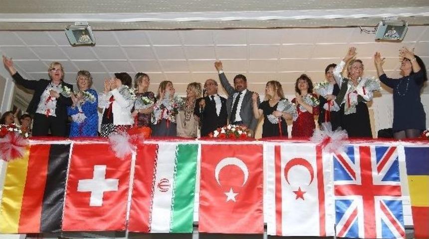 Adanalılar, Gelinlerini G&ouml;rmeye Koştu