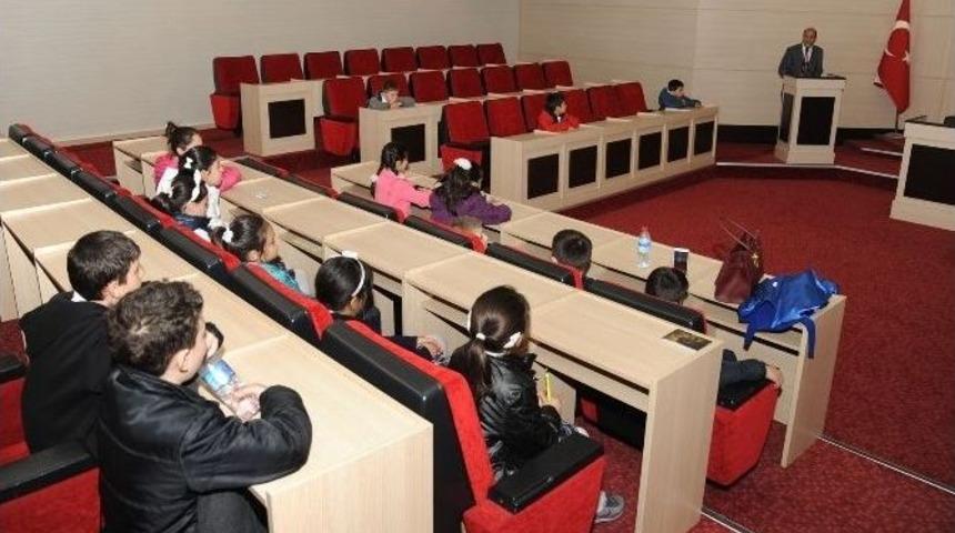&Ouml;ğrenciler Altındağ Belediyesi İle Aydınlandı