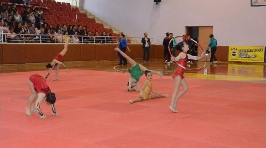 Aydın&rsquo;da Cimnastik G&ouml;sterileri B&uuml;y&uuml;ledi