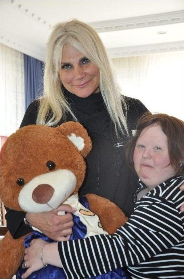 Trt Sanat&ccedil;ı Ataman, Engelsiz Yaşamevi&rsquo;nin Konuğu Oldu 2