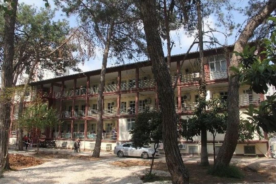 Hastanenin Arızalı Asans&ouml;r&uuml;ne Binen Hasta Boşluğa D&uuml;ş&uuml;p &Ouml;ld&uuml;