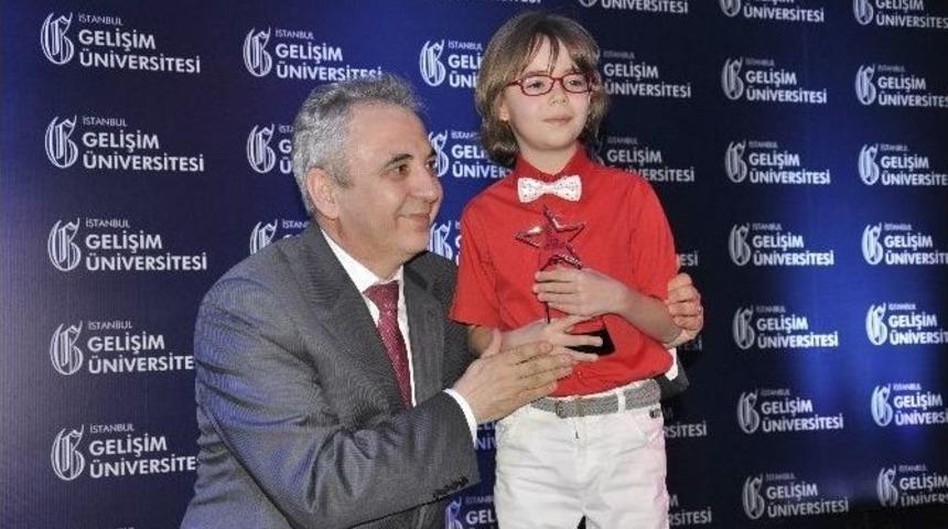 K&uuml;&ccedil;&uuml;k Nazif B&uuml;y&uuml;y&uuml;nce Doktor Olacak