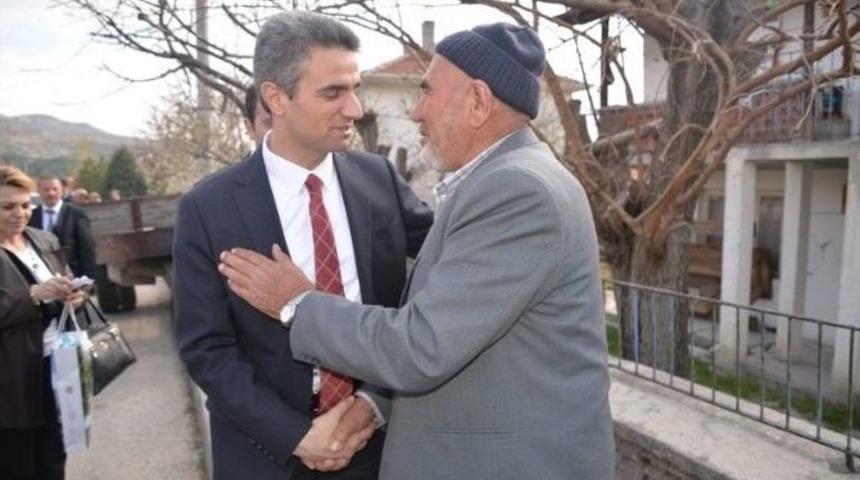 Bolu Valisi Aydın Baruş Şehit Ailesini Ziyaret Etti