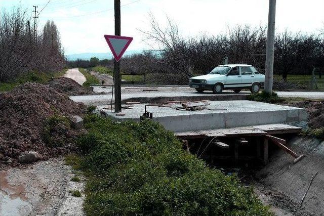 İl&ccedil;elerdeki Menfezler Genişletiliyor 1