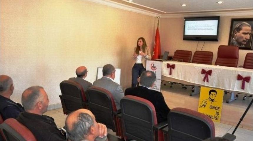 Belediye &Ccedil;alışanlarına Stresle M&uuml;cadele Eğitimi