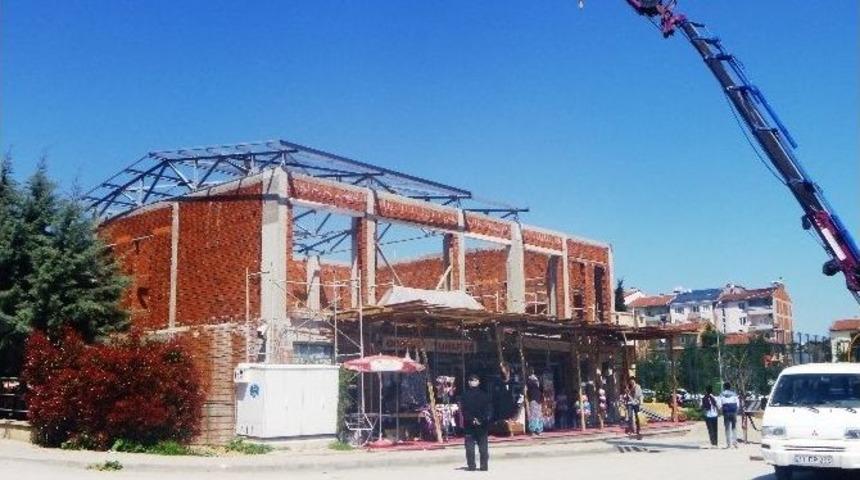 Ertuğrulgazi Mahalle Konağının İkinci Katında İnşaat &Ccedil;alışmaları Devam Ediyor