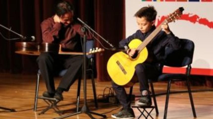 Nil&uuml;fer Uluslararası Klasik Gitar Yarışması Moyano İle Başladı