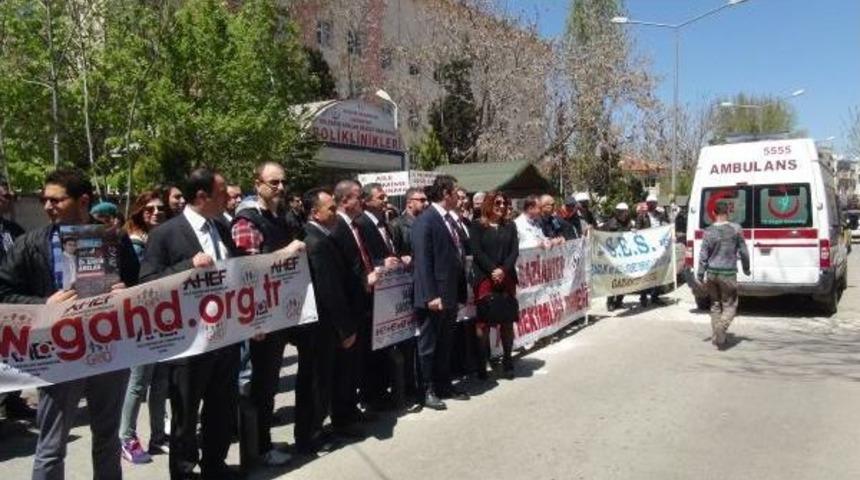 G&ouml;revi Başında &Ouml;ld&uuml;r&uuml;len Dr. Ersin Arslan Anıldı