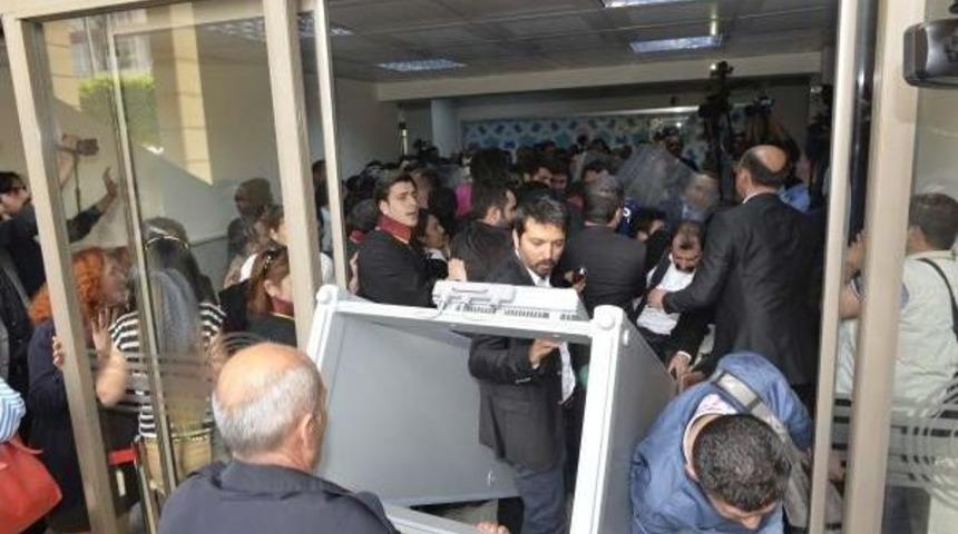 Adana'da 10 Avukata '&uuml;st Arama' Davası