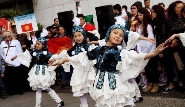 Uluslararası &Ccedil;ocuk Şenliğinde &Ccedil;ocuklar İzmir&rsquo;de Buluşacak 1