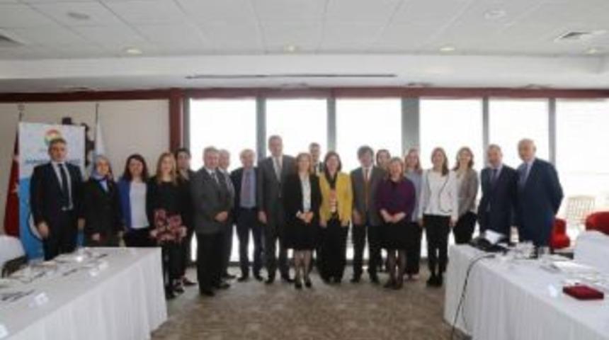 T&uuml;rkiye'den 100 &Ouml;ğrenci Avrupa'ya Staja Gidiyor