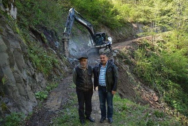 Karakiraz Mahallesi’nde Yol Çalışması