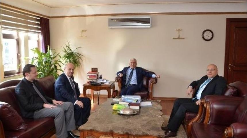 Ak Parti Adaylarından Ziyaretler S&uuml;r&uuml;yor