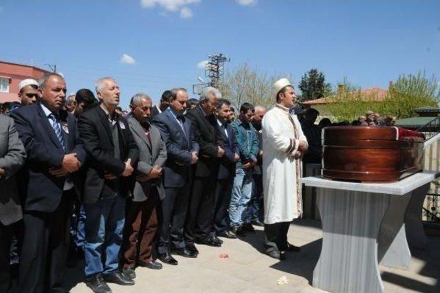 İspanya&rsquo;Da Boğulan Işitme Engelli Şakir, Toprağa Verildi 1