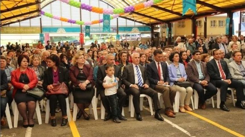 Organik Pazarda &Ccedil;ift&ccedil;iler Tohumlarını Takas Etti