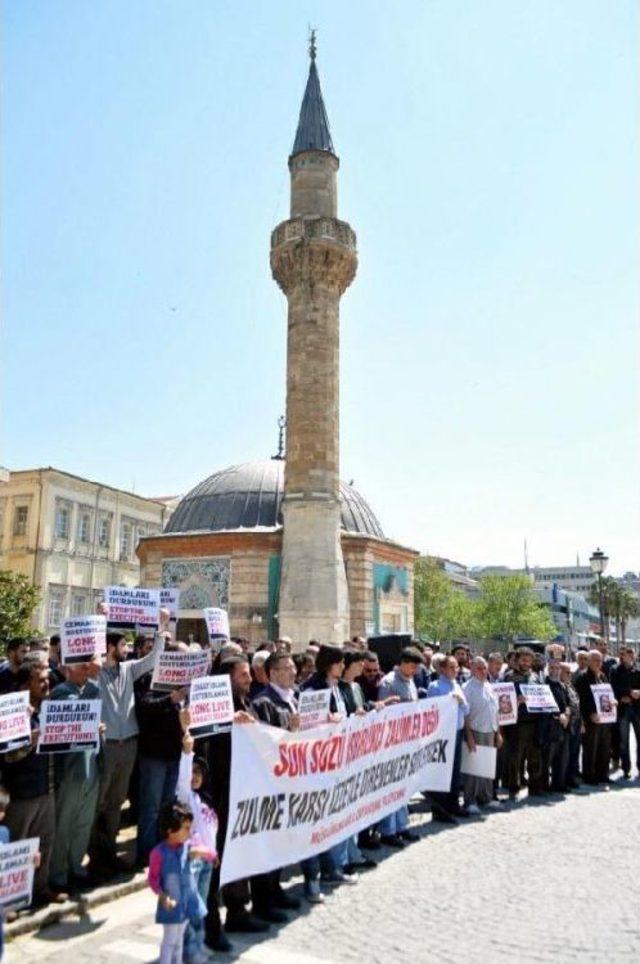 Konak Meydanı'nda Gayabi Cenaze Namazı