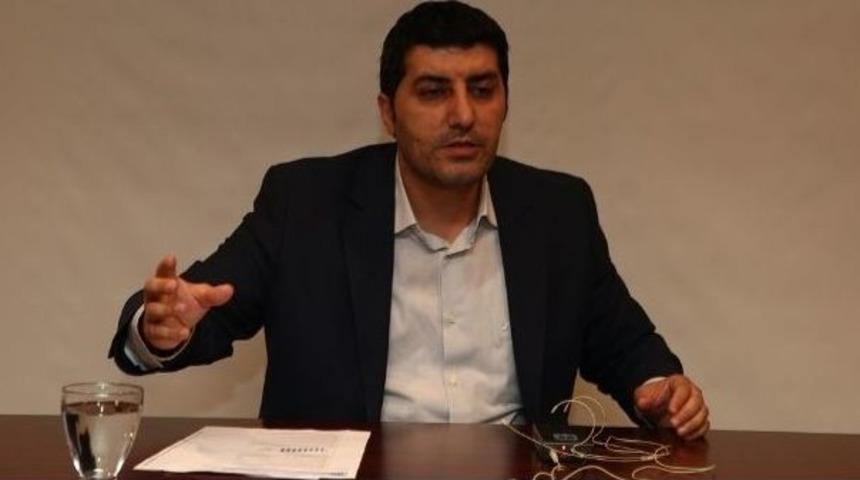 Ersin &Ccedil;elik: "medya Tarafsız Değildir"