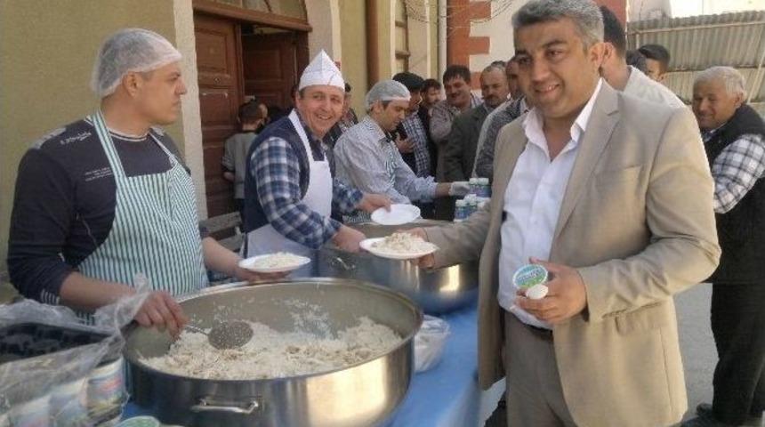 Hisarcık&rsquo;ta Bin Kişiye Kutlu Doğum Pilavı Dağıtıldı